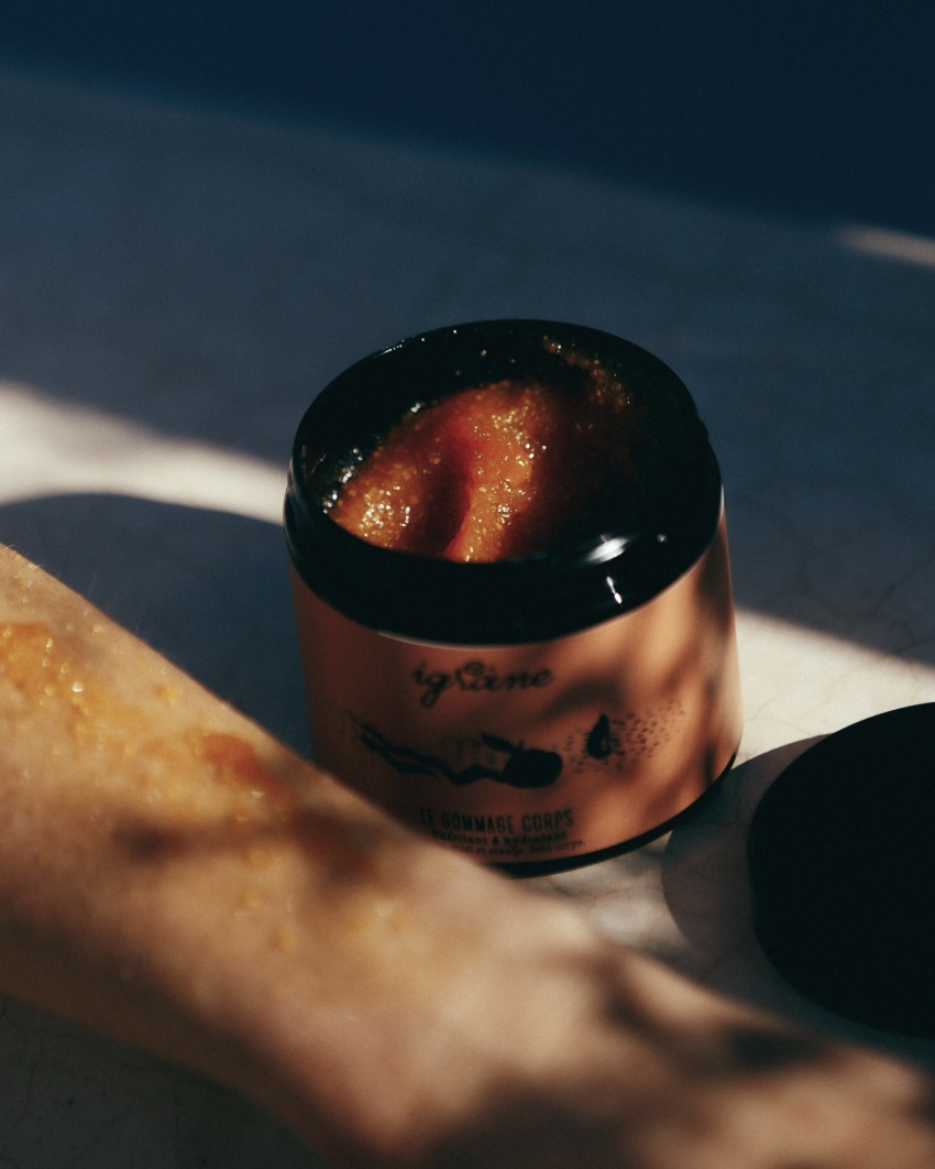 Exfoliating Scrub Exfoliating & Nourishing